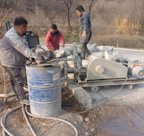 东西湖路面下沉注浆